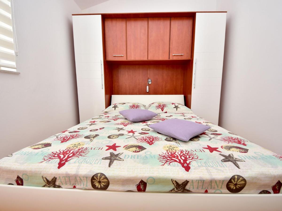 Cozy Holiday Home In Krusevo With Garden Экстерьер фото