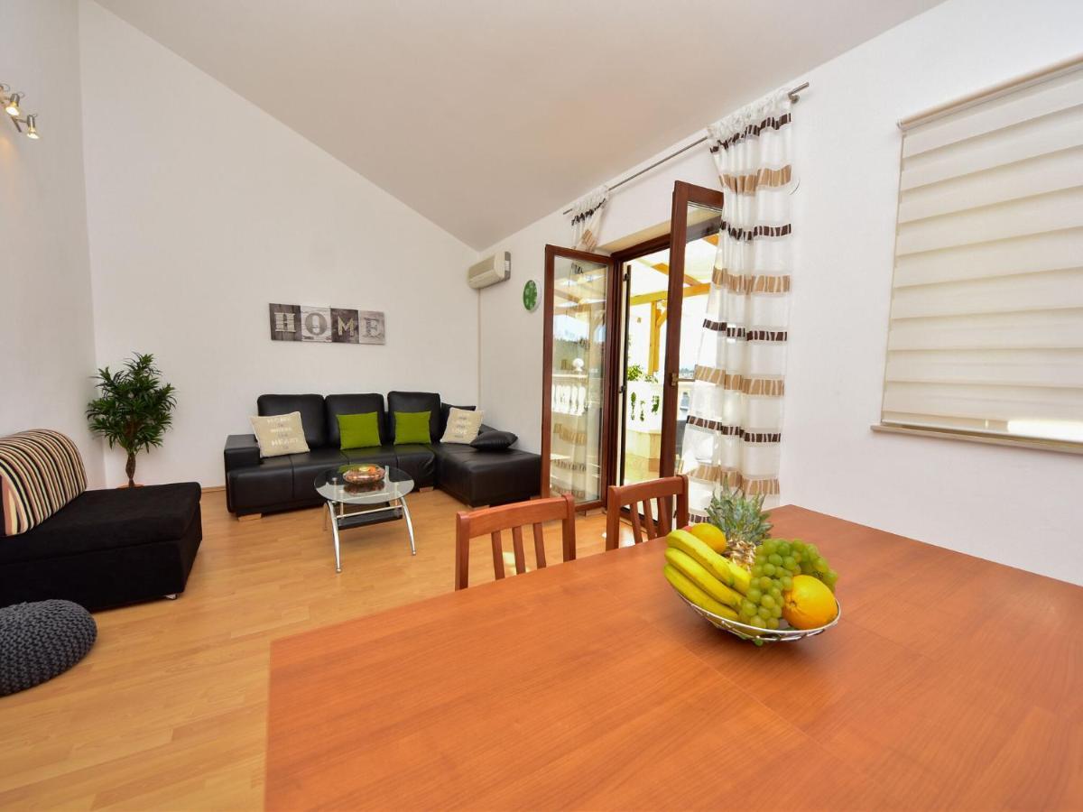 Cozy Holiday Home In Krusevo With Garden Экстерьер фото