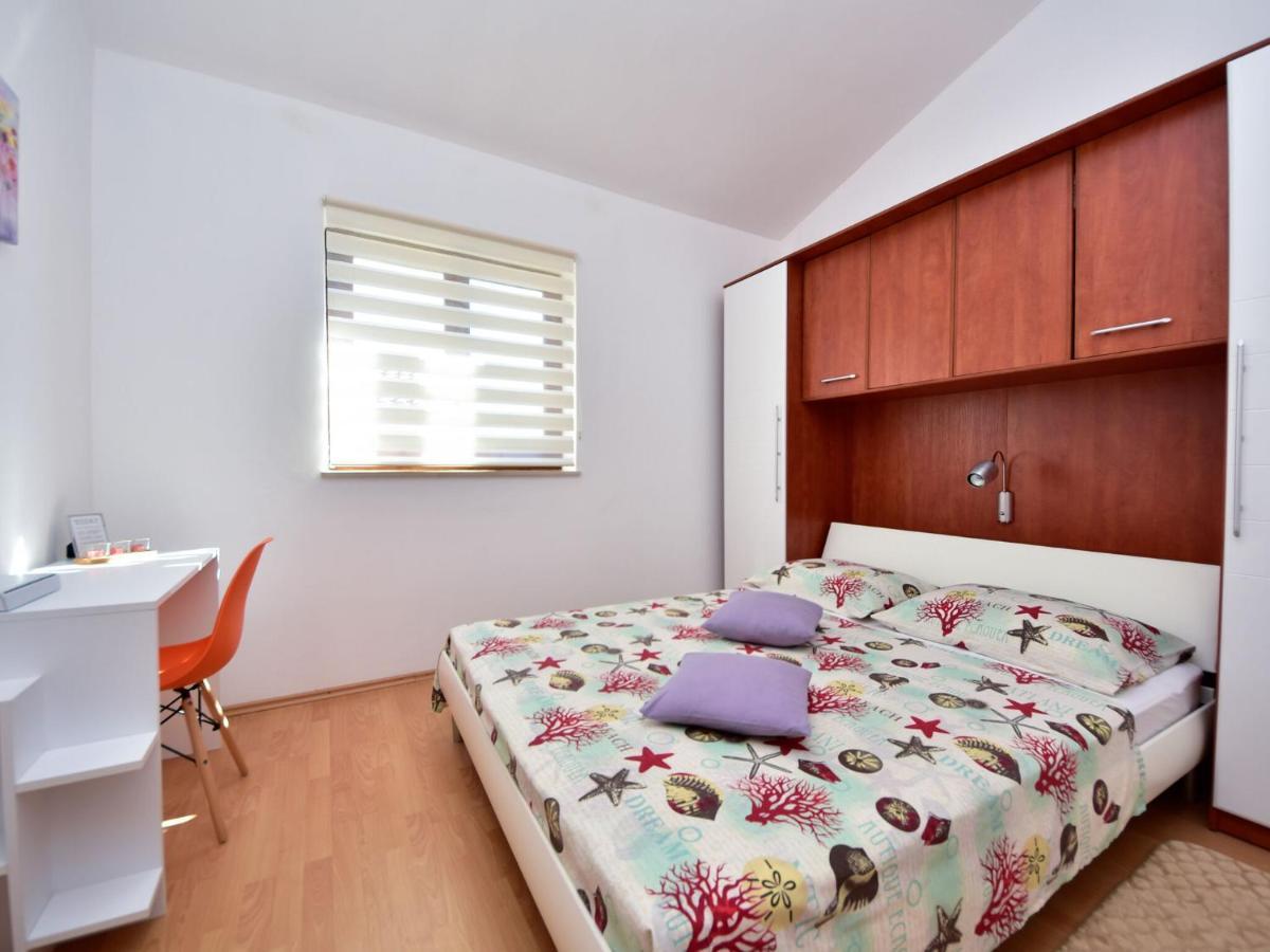 Cozy Holiday Home In Krusevo With Garden Экстерьер фото