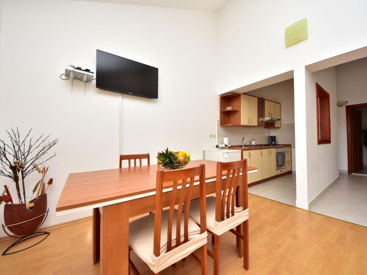 Cozy Holiday Home In Krusevo With Garden Экстерьер фото